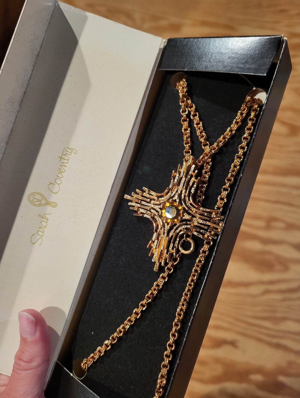 Lot Of Sarah Coventry Jewelry- Over 50 Items! - Picture 15 of 16